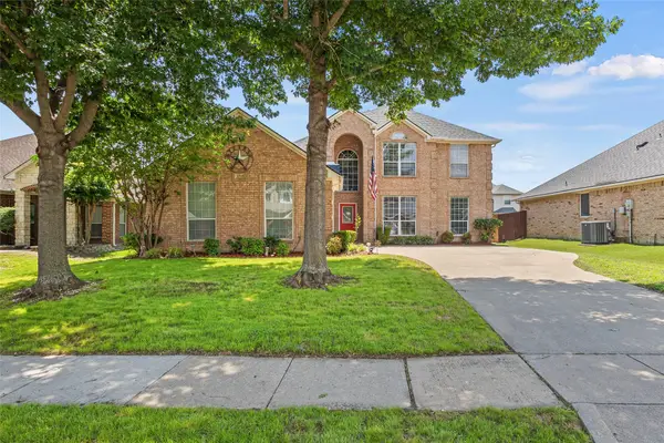 2715 Forest Lake Drive, Grand Prairie, TX 75052