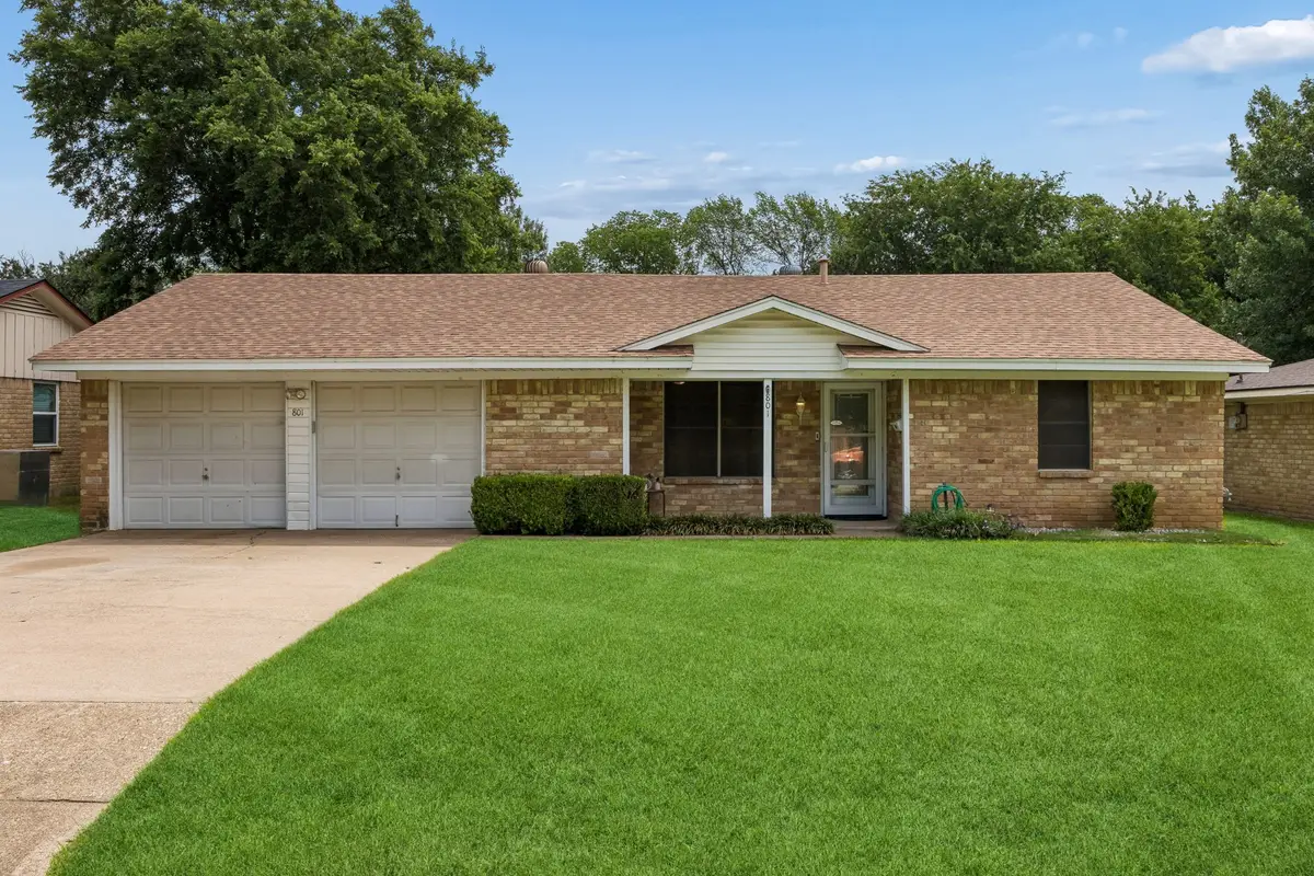 801 Broadway Avenue, Euless, TX 76040 - #1