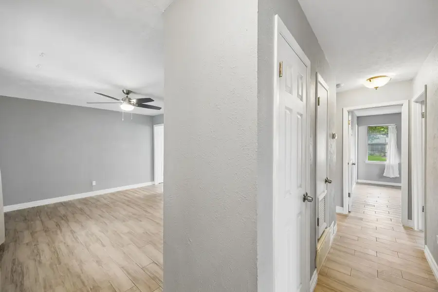 801 Broadway Avenue, Euless, TX 76040 - #2