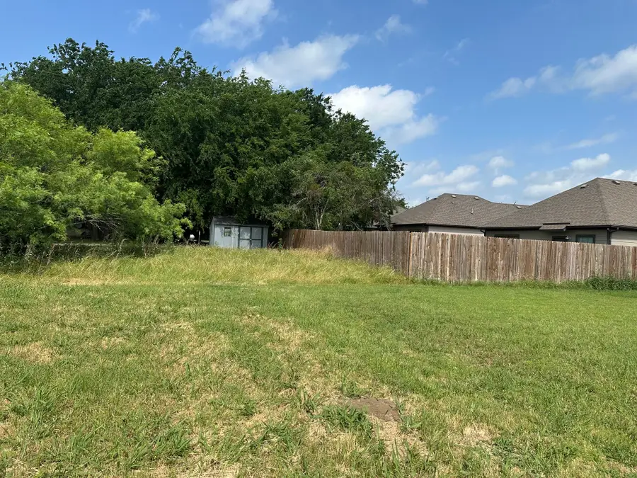 664 W Gould Street, Pilot Point, TX 76258 - #2