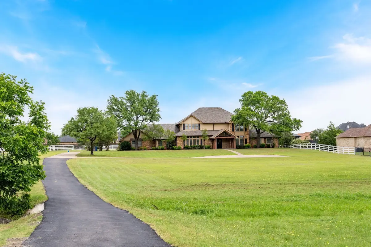915 W Pleasant Run Road, Desoto, TX 75115 - #1