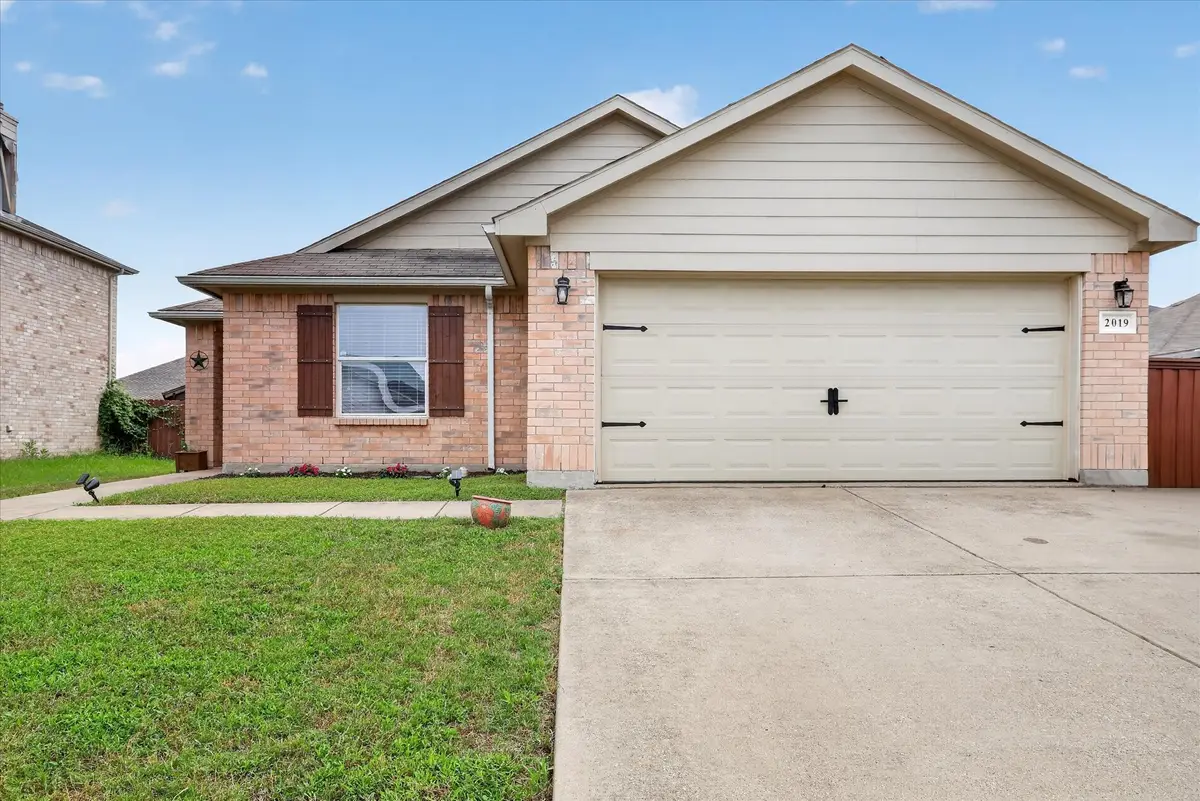 2019 Limestone Drive, Grand Prairie, TX 75052 - #1