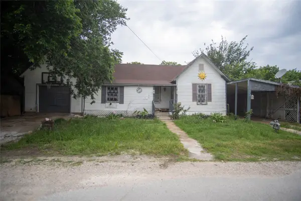 106 S Watson Street, Alvarado, TX 76009