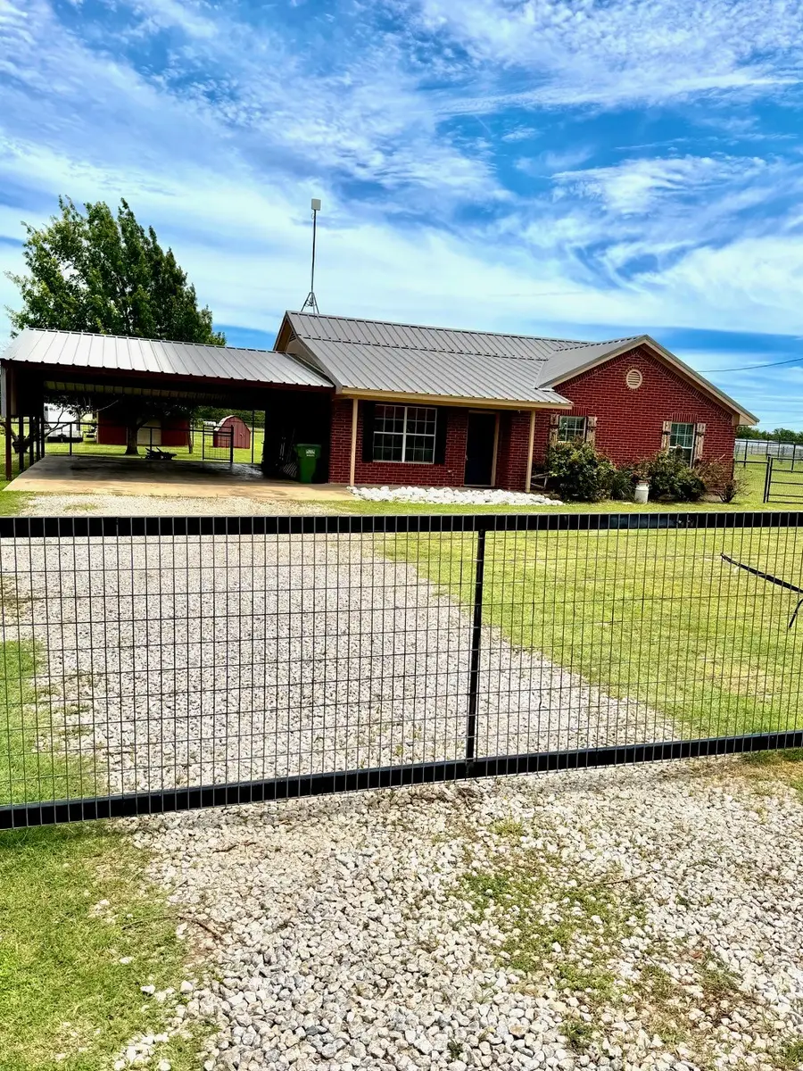 826 Gilliland Road, Springtown, TX 76082 - #3