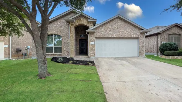 15817 Carlton Oaks Drive, Fort Worth, TX 76177