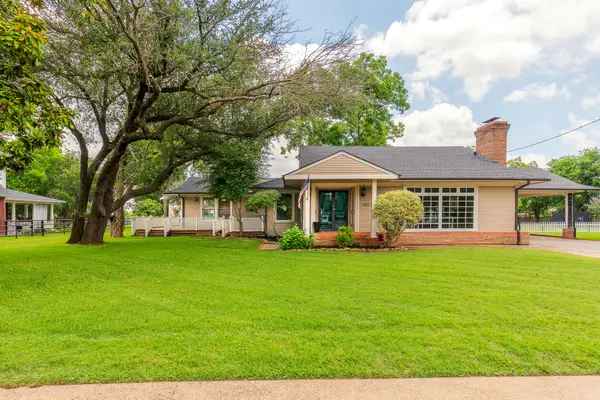 203 E Umphress Street, Van Alstyne, TX 75495