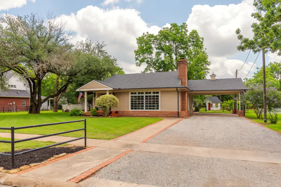 203 E Umphress Street, Van Alstyne, TX 75495 - #2