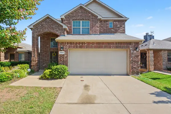 8909 Tenderfoot Lane, Aubrey, TX 76227
