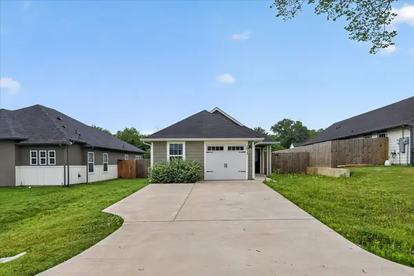 1032 Ray Drive, Denison, TX 75020