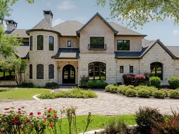1928 Running Creek Drive, Salado, TX 76571