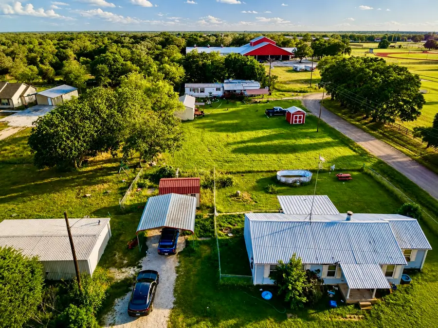 112 Woodlake Lane, Axtell, TX 76624 - #2