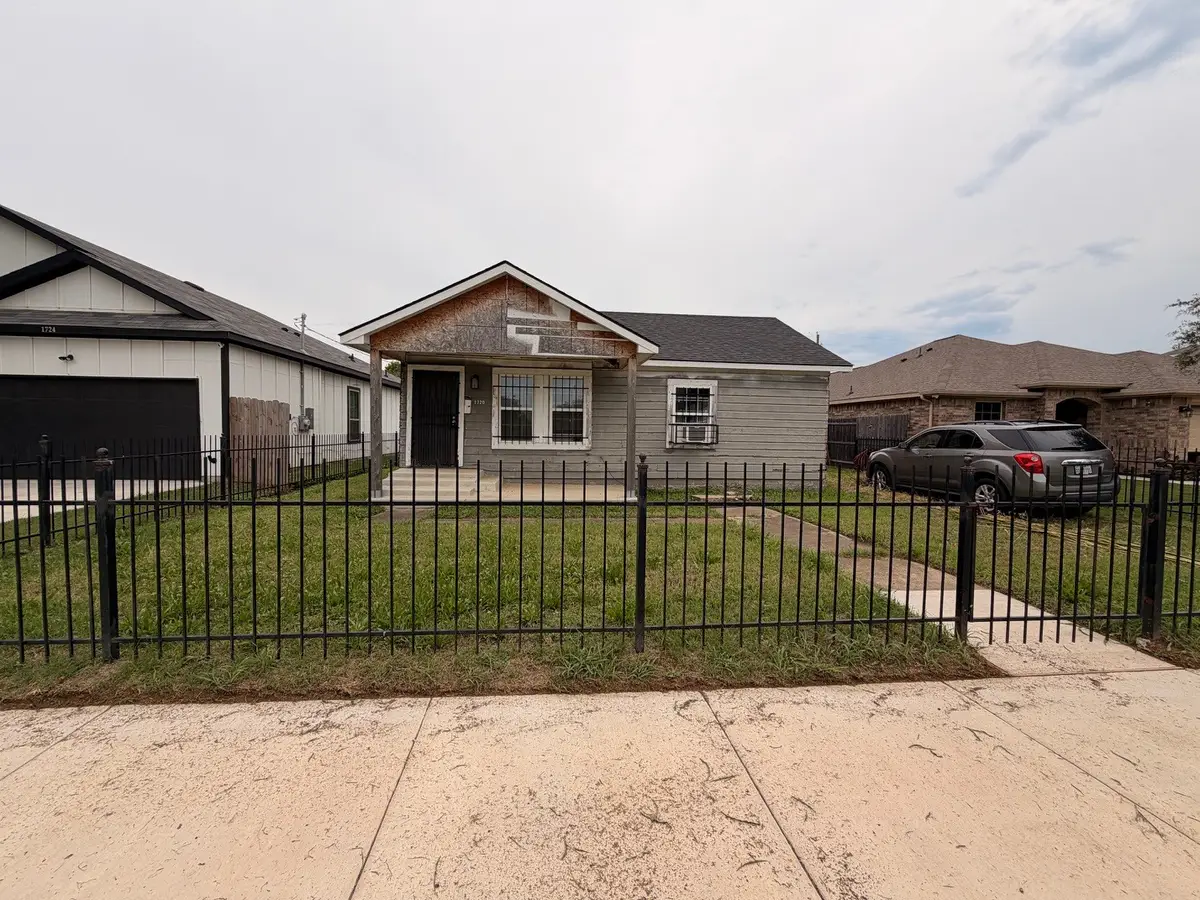 1720 E Arlington Avenue, Fort Worth, TX 76104 - #1