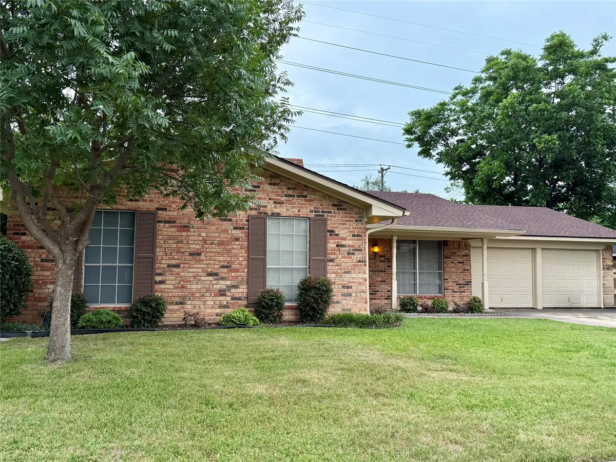 7548 Circle Drive, North Richland Hills, TX 76180 - #1