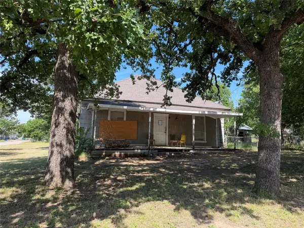 1201 N Elm Street, Weatherford, TX 76086