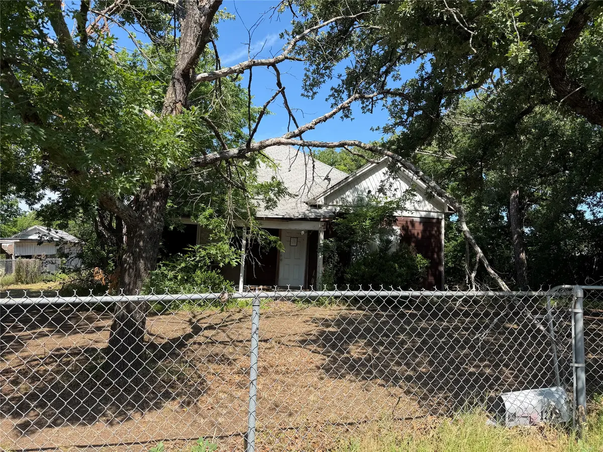 1205 N Elm Street, Weatherford, TX 76086 - #1