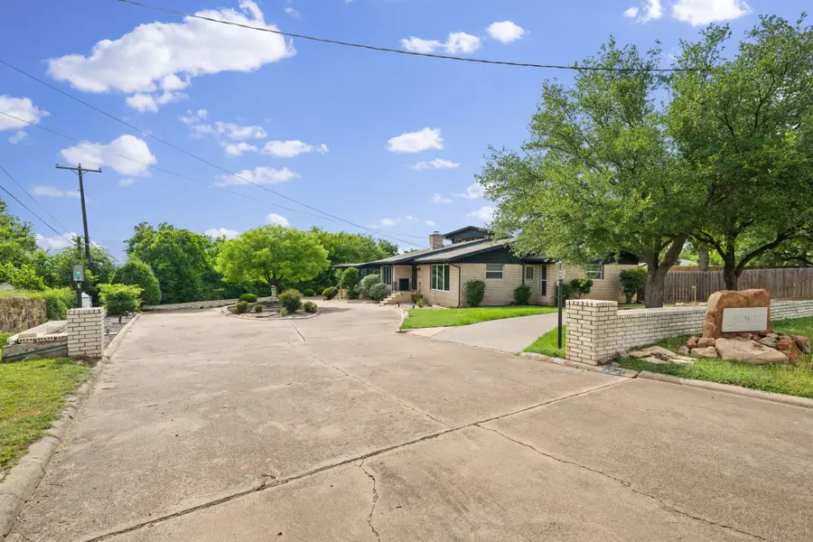 801 NW 7th Avenue, Mineral Wells, TX 76067 - #2
