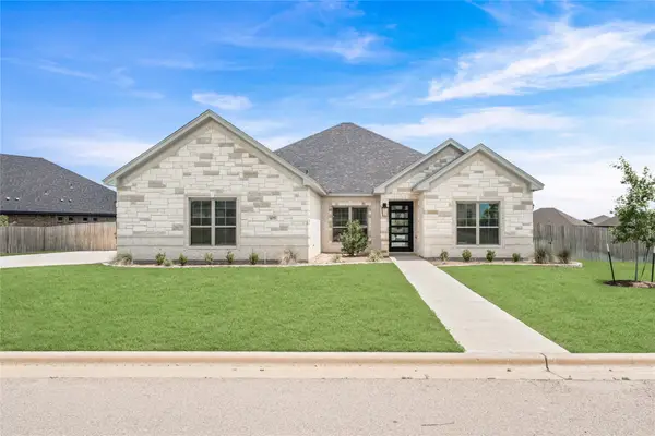405 Willow Drive, Troy, TX 76579