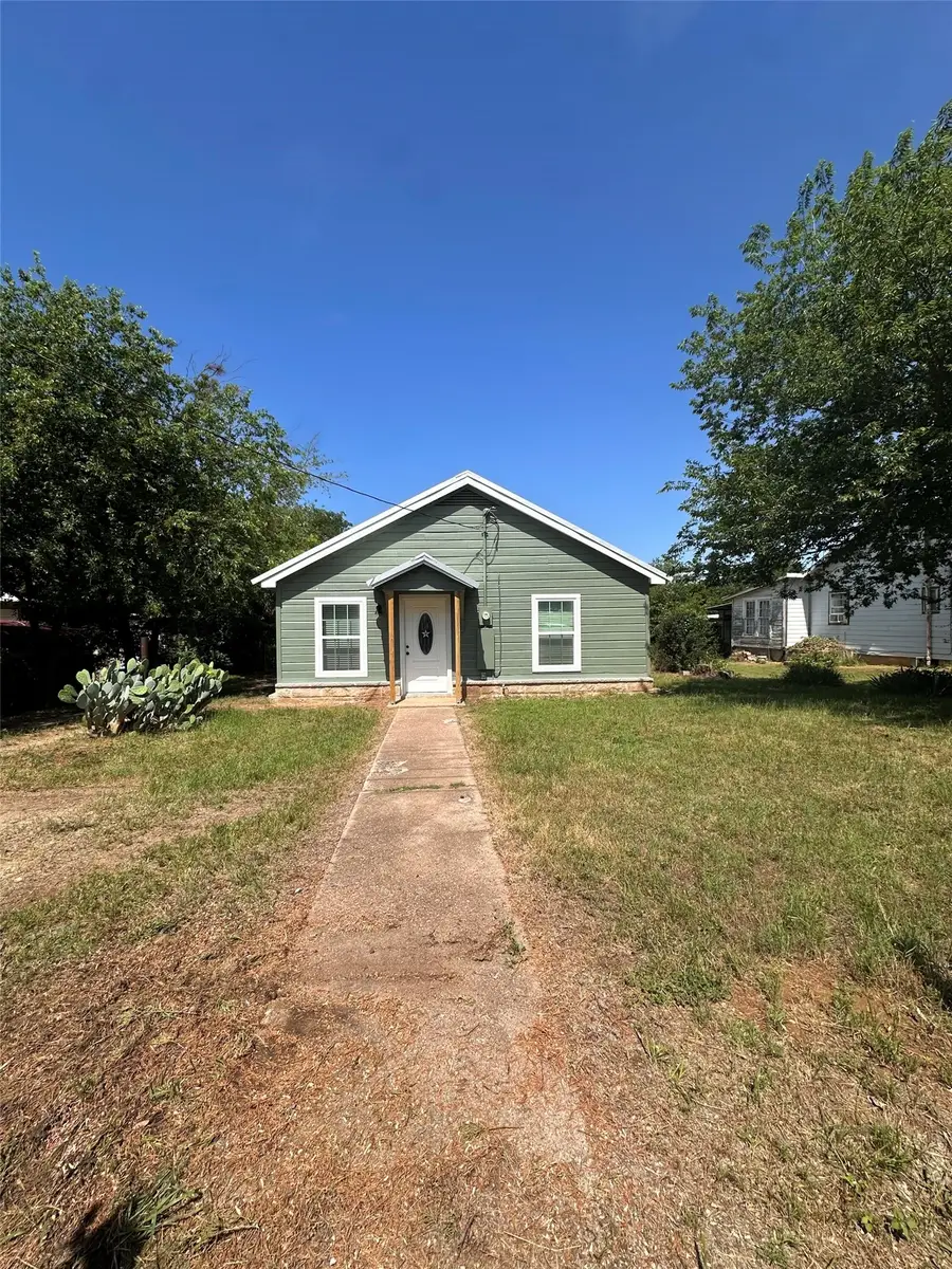 805 Green Street, Comanche, TX 76442 - #2