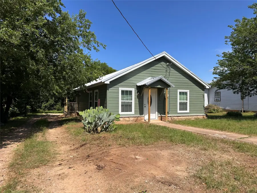 805 Green Street, Comanche, TX 76442 - #3