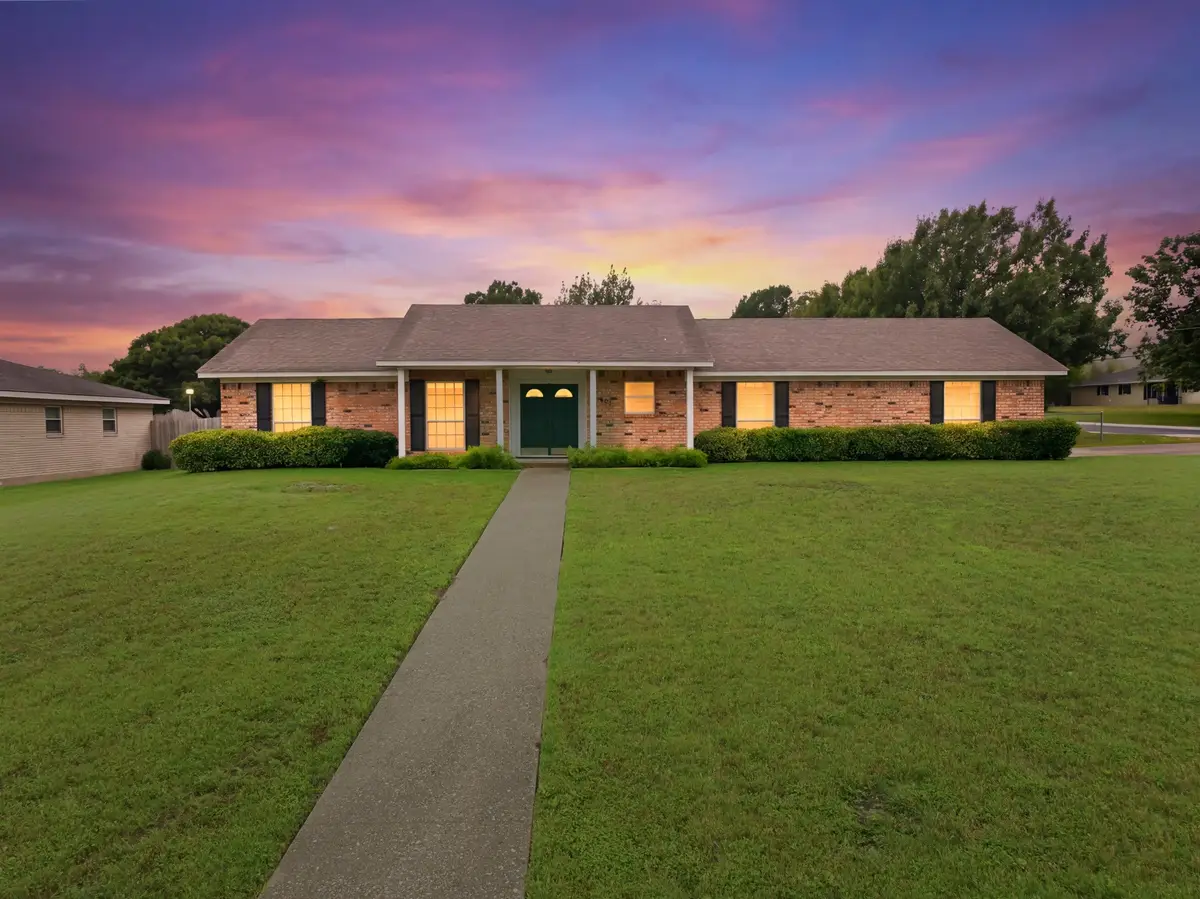 401 Briarfield Street, Hewitt, TX 76643 - #1