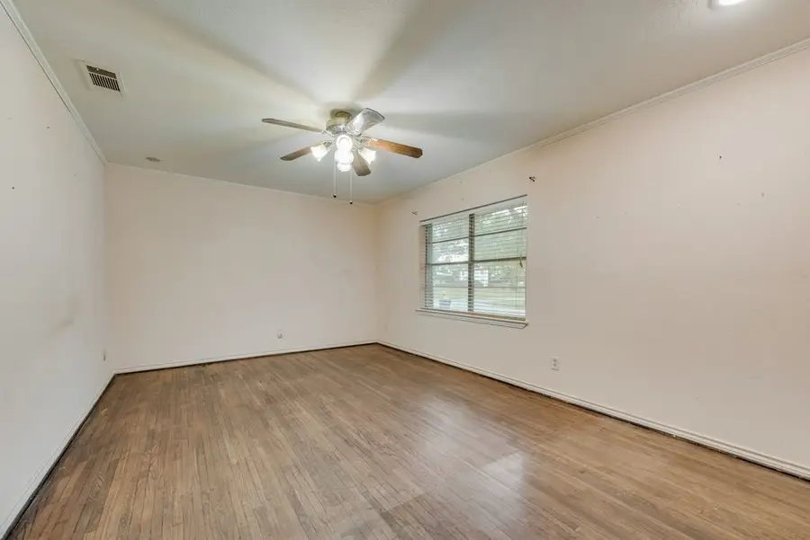 305 W 2nd North Street, Kaufman, TX 75142 - #2