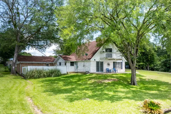 100 W Oak Acres Drive W, Malakoff, TX 75148