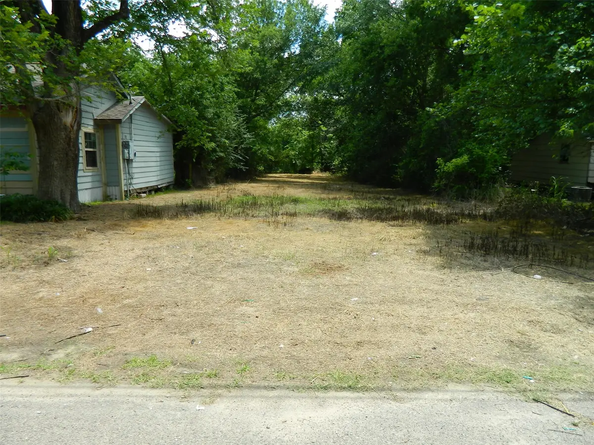 717 S 4th Street, Bonham, TX 75418 - #1