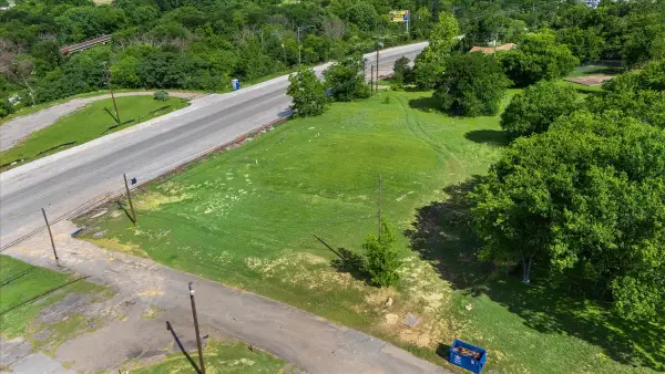 4528 Rolling Hills Drive, Fort Worth, TX 76119