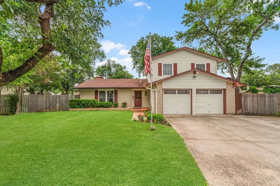 1904 Meadow Glen, Irving, TX 75060 - #2