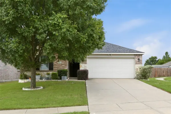 105 Honeysuckle Court, Fate, TX 75189