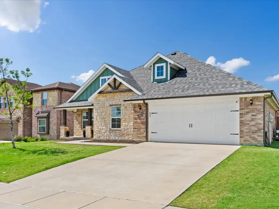 4904 Stratford Place Drive, Sanger, TX 76266 - #3