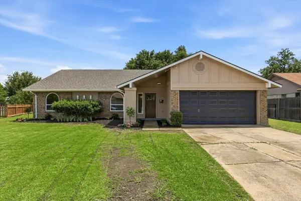 2804 Elk Grove Road, Carrollton, TX 75007