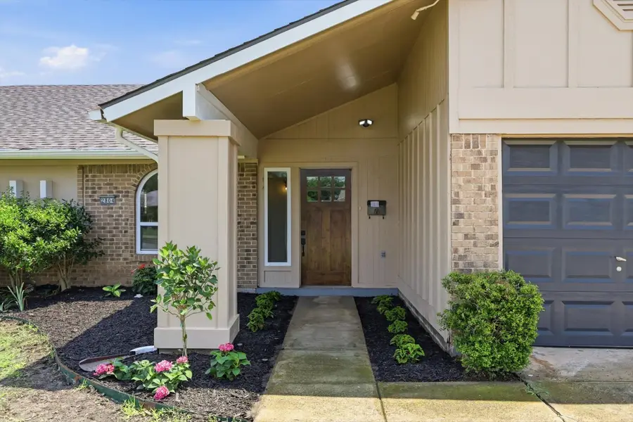 2804 Elk Grove Road, Carrollton, TX 75007 - #2