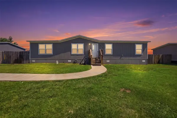 1420 Smooth Stone Drive, Cleburne, TX 76033