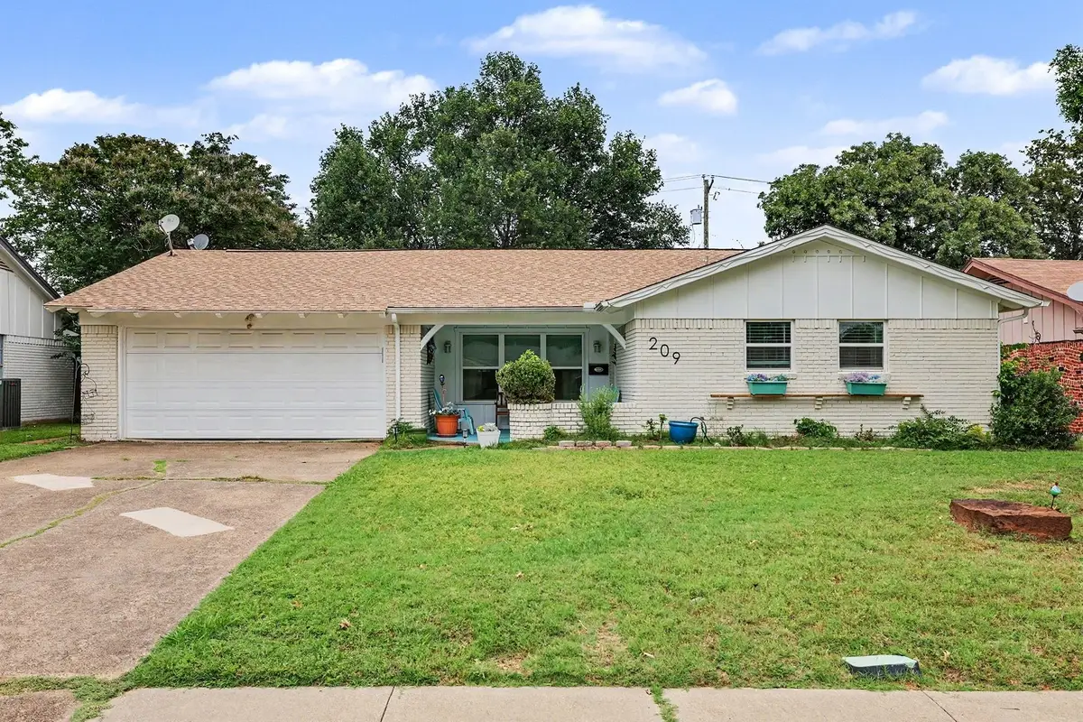 209 Linda Lane, Irving, TX 75062 - #1