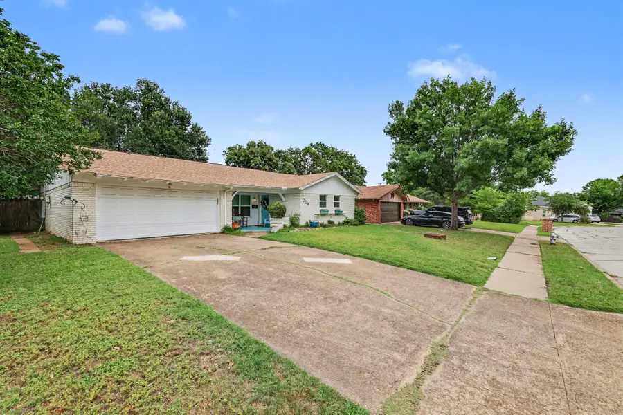 209 Linda Lane, Irving, TX 75062 - #2