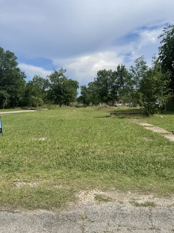 1611 E 10th Avenue, Corsicana, TX 75110