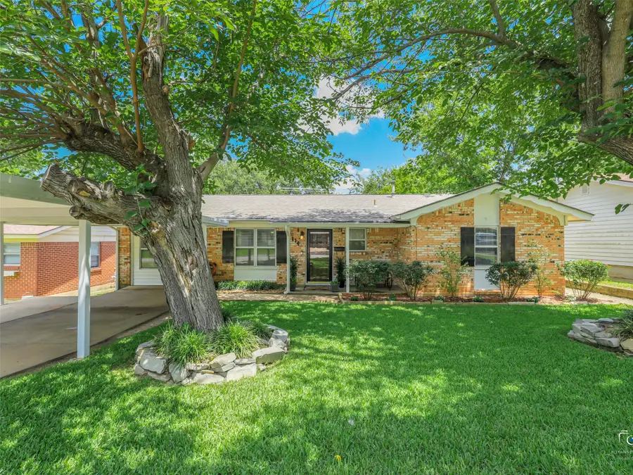 114 N Imperial Drive, Denison, TX 75020 - #2