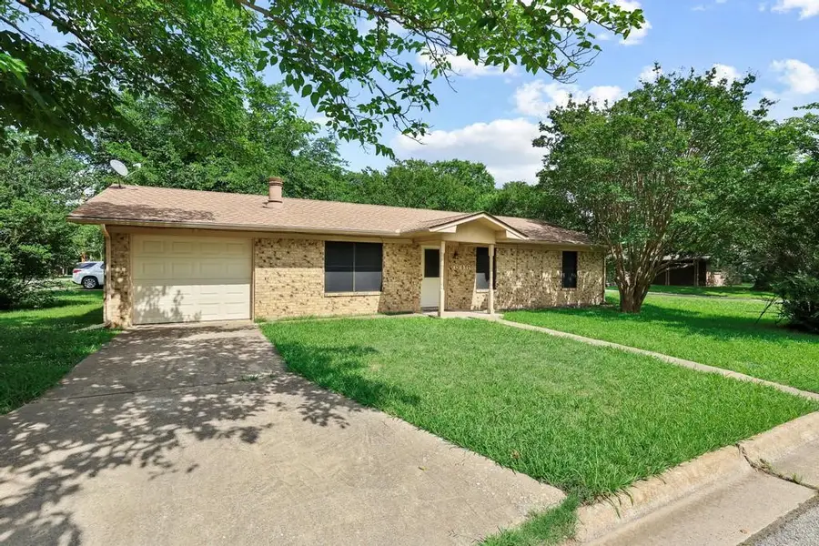 606 Hunter Street, Bonham, TX 75418 - #2