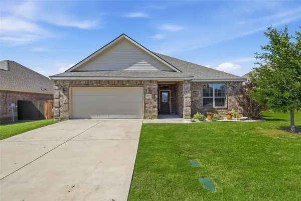 4908 Lakepark Drive, Sanger, TX 76266