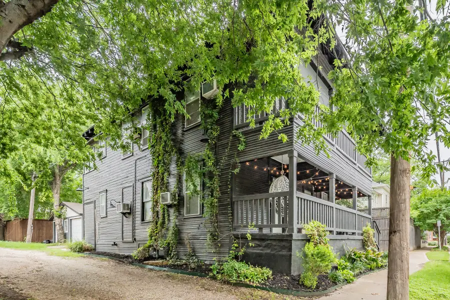1409 W Allen Avenue, Fort Worth, TX 76110 - #3