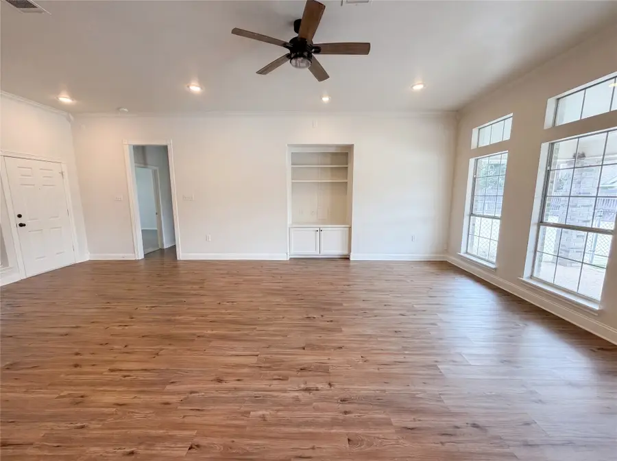 1226 Oakmanor Circle, Hewitt, TX 76643 - #3
