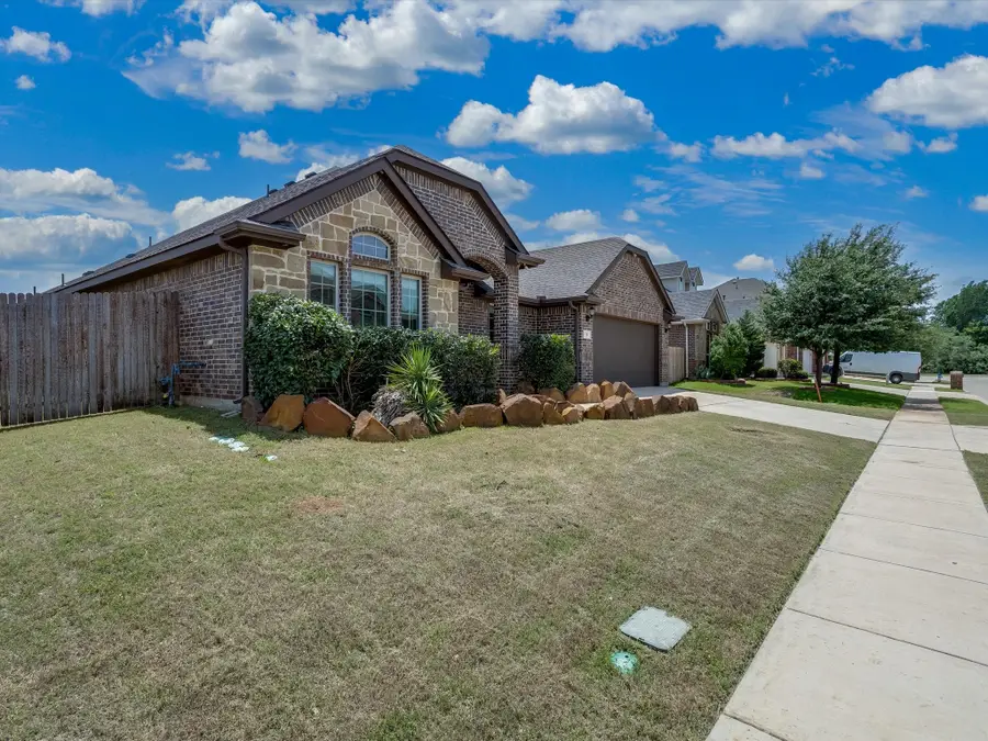 5 Duskview Lane, Edgecliff Village, TX 76134 - #3