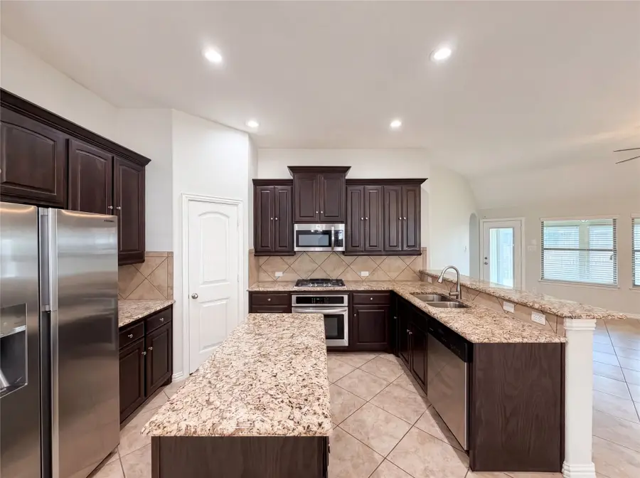 709 Ravenwood Drive, Saginaw, TX 76179 - #2
