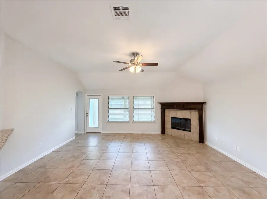 709 Ravenwood Drive, Saginaw, TX 76179 - #3