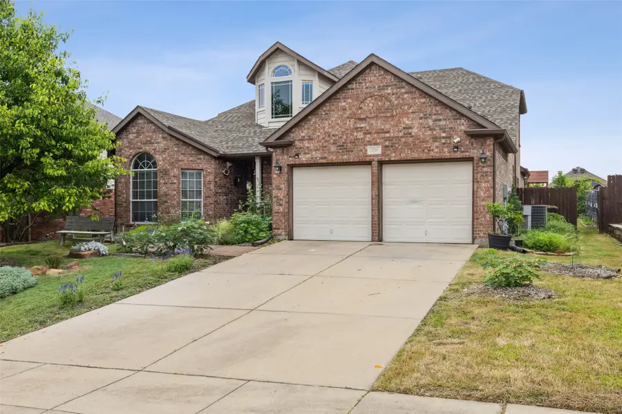 1756 Hidden Brook Drive, Grand Prairie, TX 75050 - #2