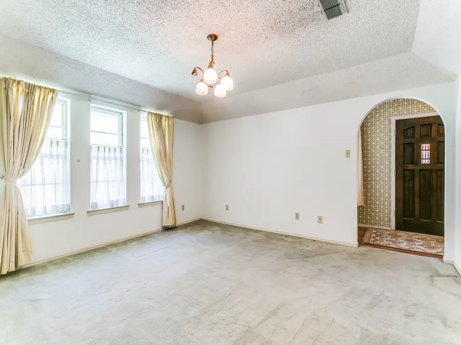 1132 N Irving Heights Drive, Irving, TX 75061 - #3
