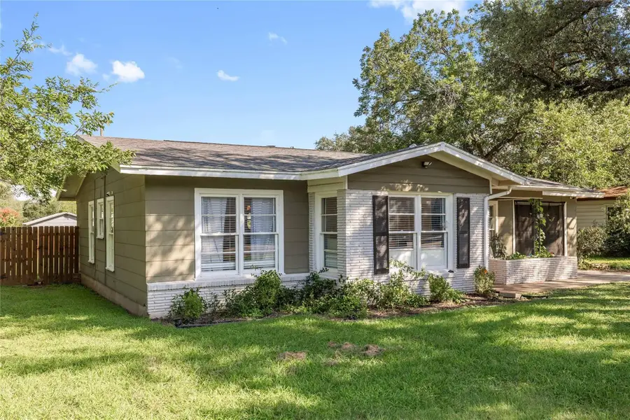 1115 Oakland Drive, Brownwood, TX 76801 - #2