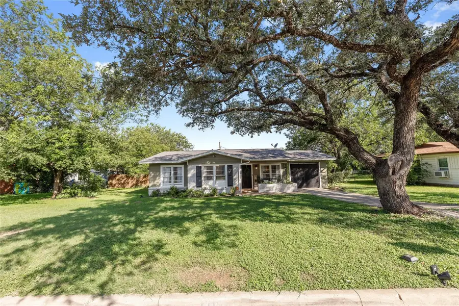1115 Oakland Drive, Brownwood, TX 76801 - #3