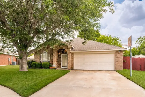 1005 Darren Drive, Burleson, TX 76028